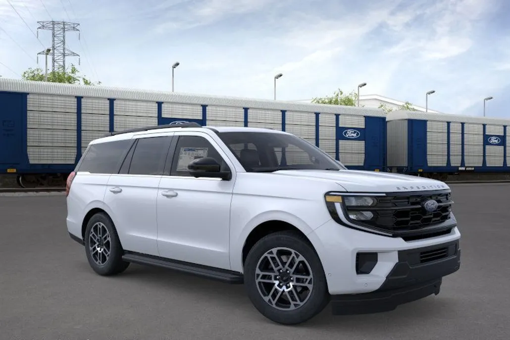 2025 Ford Expedition photo 1