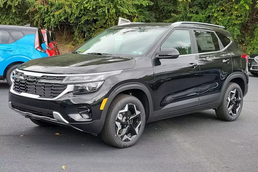 2025 Kia Seltos EX photo 1
