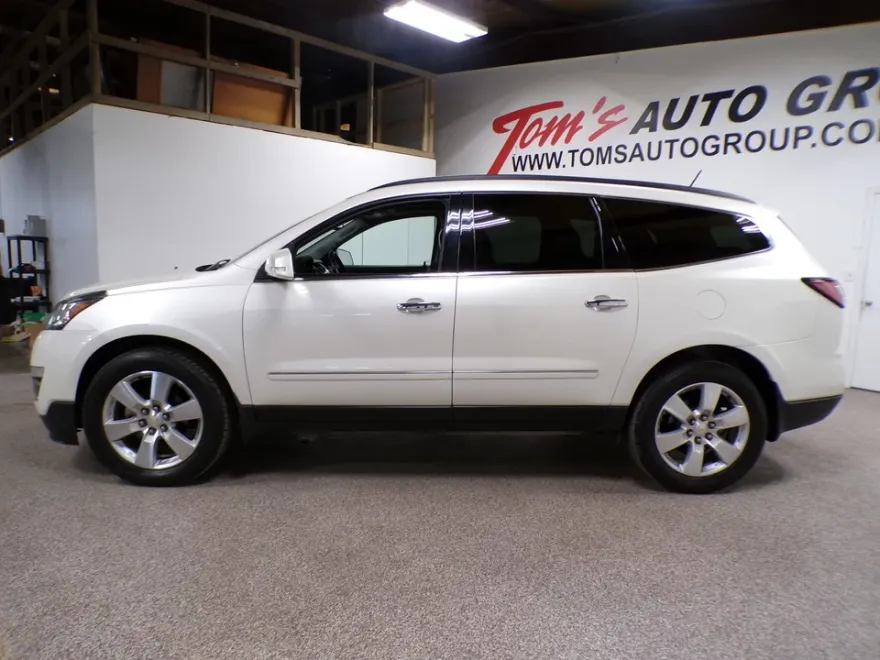 2014 Chevrolet Traverse LTZ photo 2