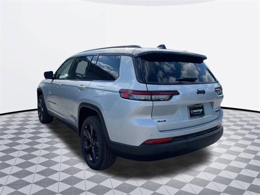 2025 Jeep Grand Cherokee Limited photo 1