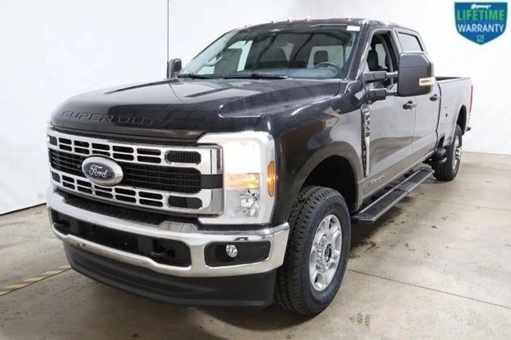 2025 Ford F-350 XLT photo 1