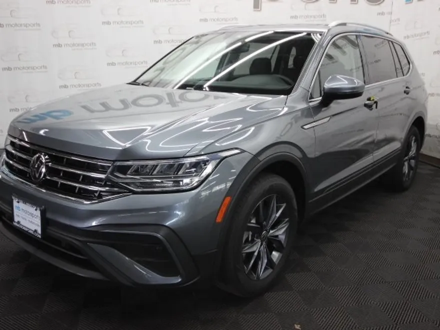 2022 Volkswagen Tiguan SE photo 1