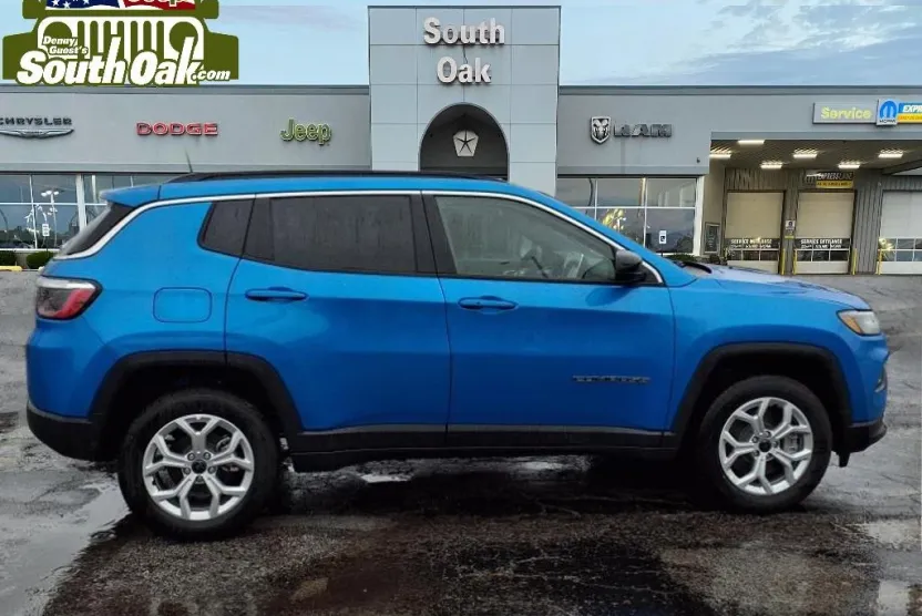 2025 Jeep Compass Latitude photo 1