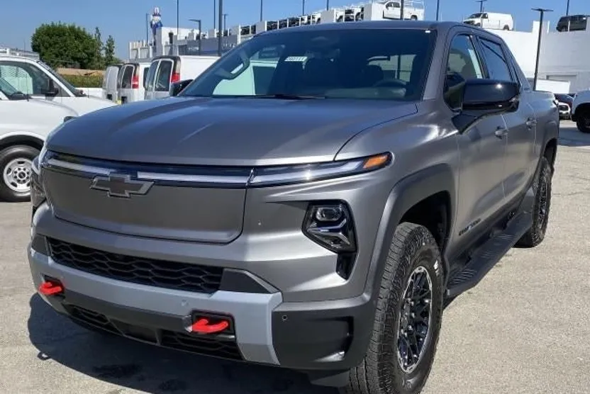 2026 Chevrolet Silverado EV Trail Boss photo 1