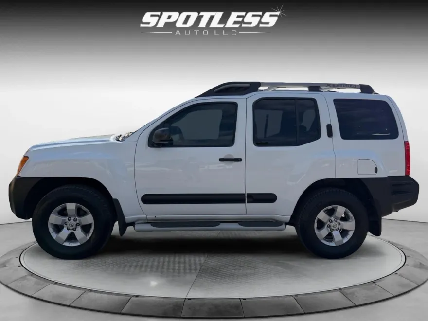 2011 Nissan Xterra X photo 1