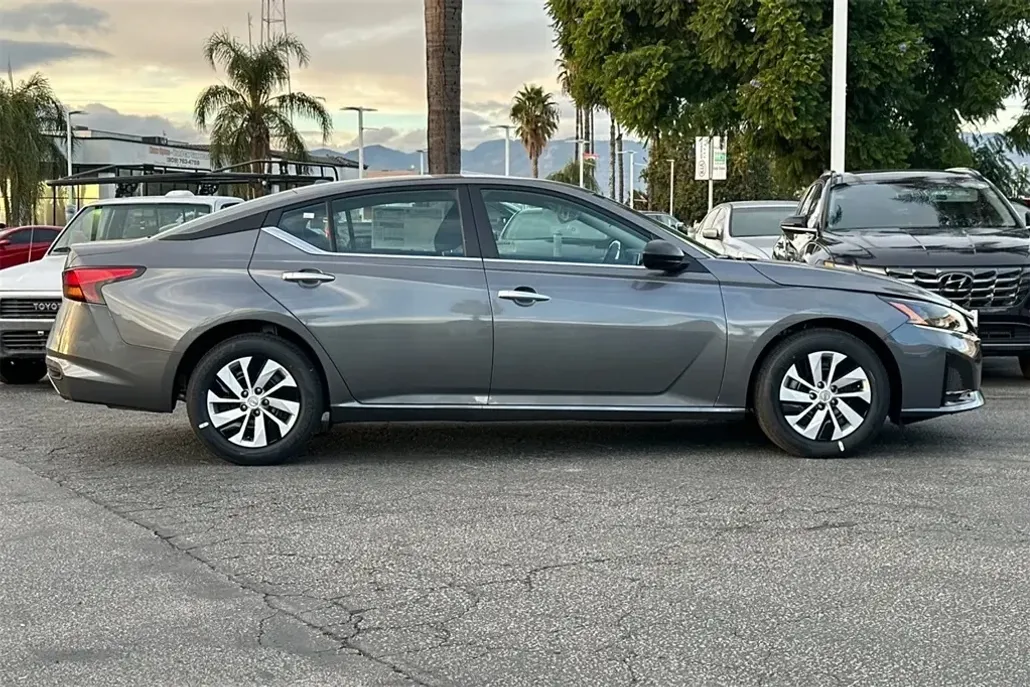 2025 Nissan Altima 2.5 S photo 1