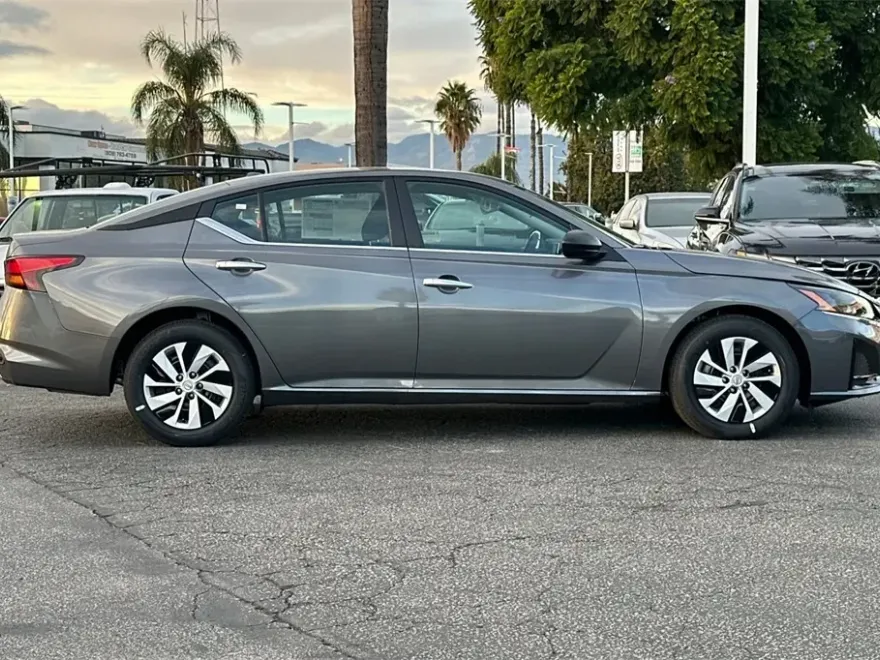 2025 Nissan Altima 2.5 S photo 1