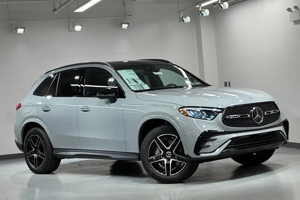 2026 Mercedes Benz GLC 300 4MATIC photo 1