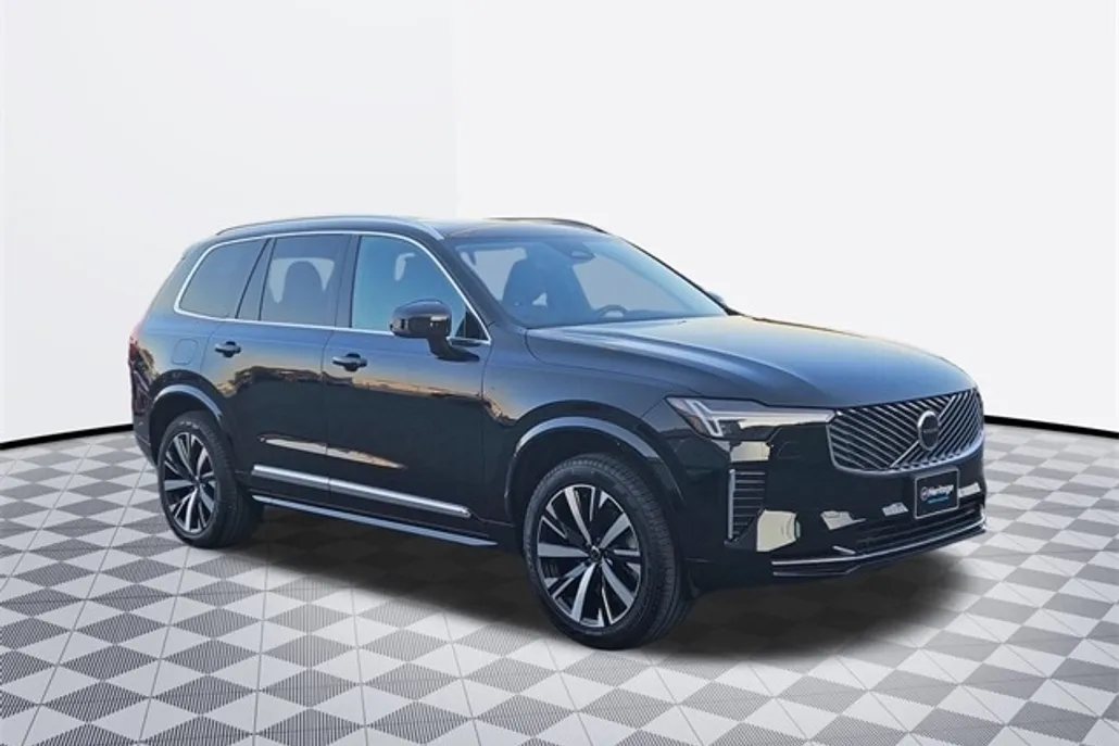 2025 Volvo XC90 B5 Core photo 1
