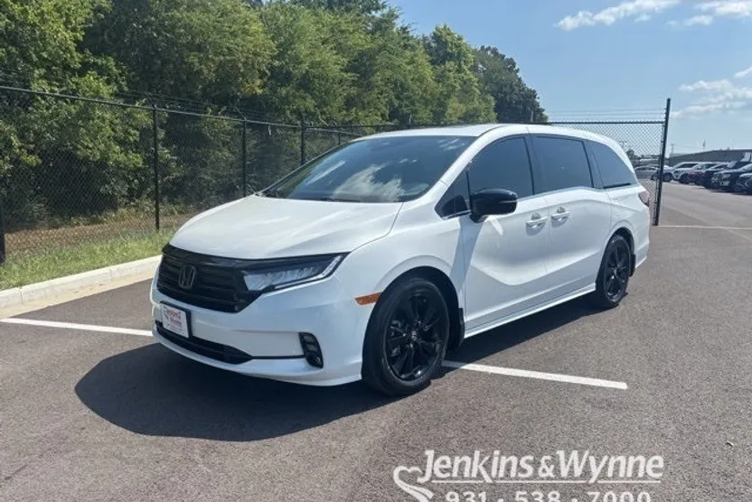 2023 Honda Odyssey Sport photo 1