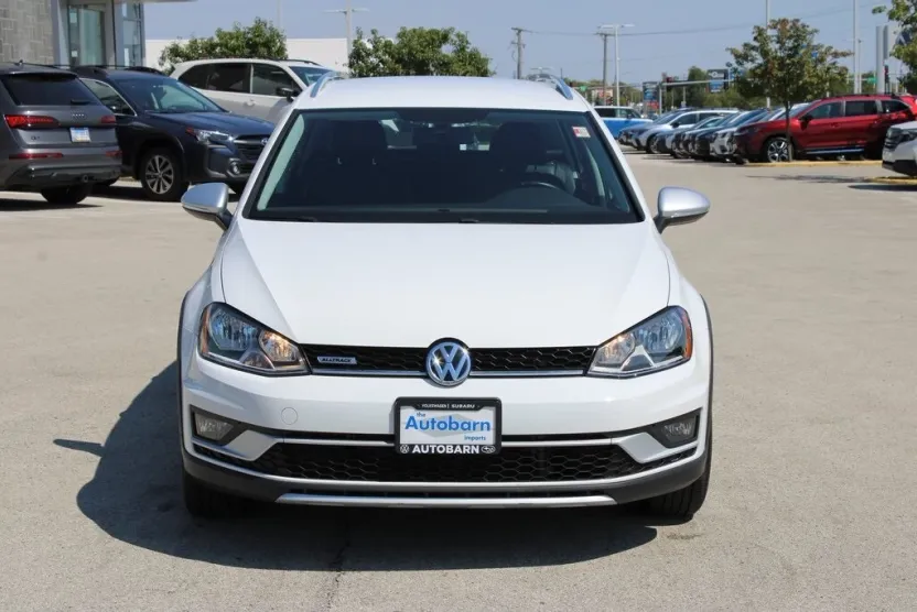 2017 Volkswagen Golf Alltrack TSI S photo 1