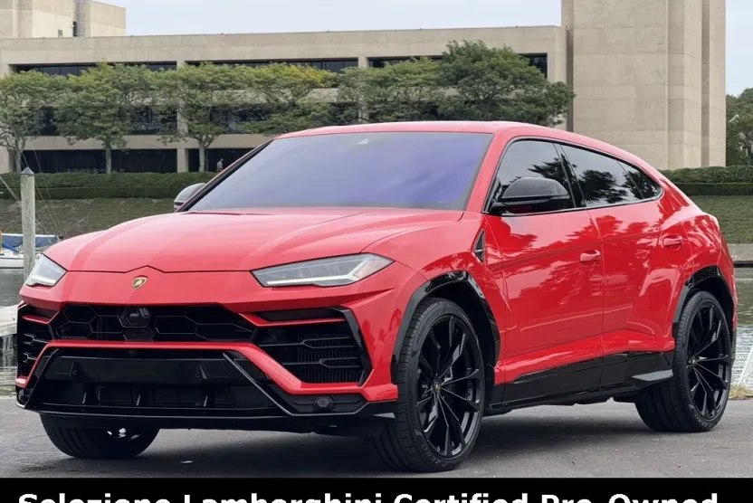 2022 Lamborghini Urus Base photo 1