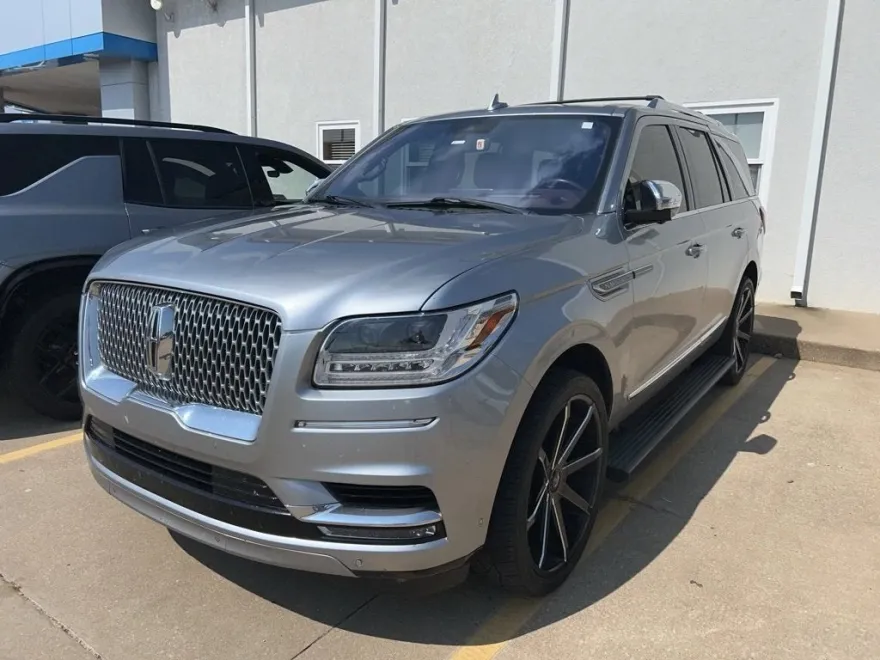 2020 Lincoln Navigator Black Label photo 1