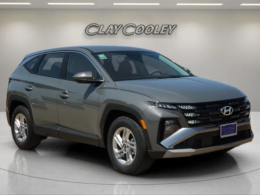 2026 Hyundai Tucson SE photo 1