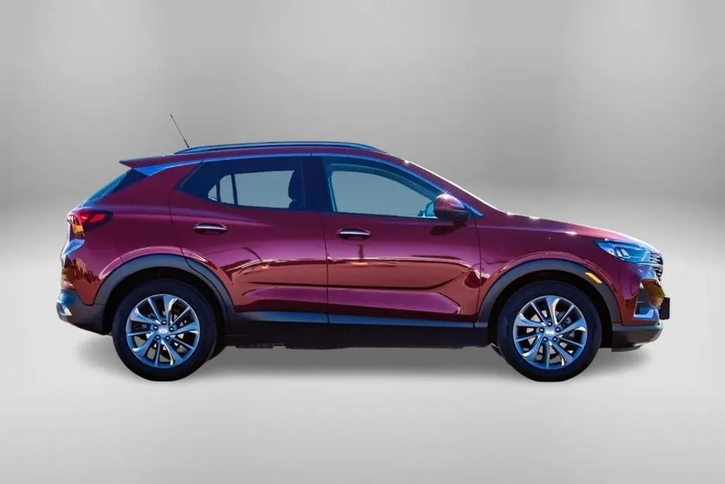 2023 Buick Encore Essence photo 1