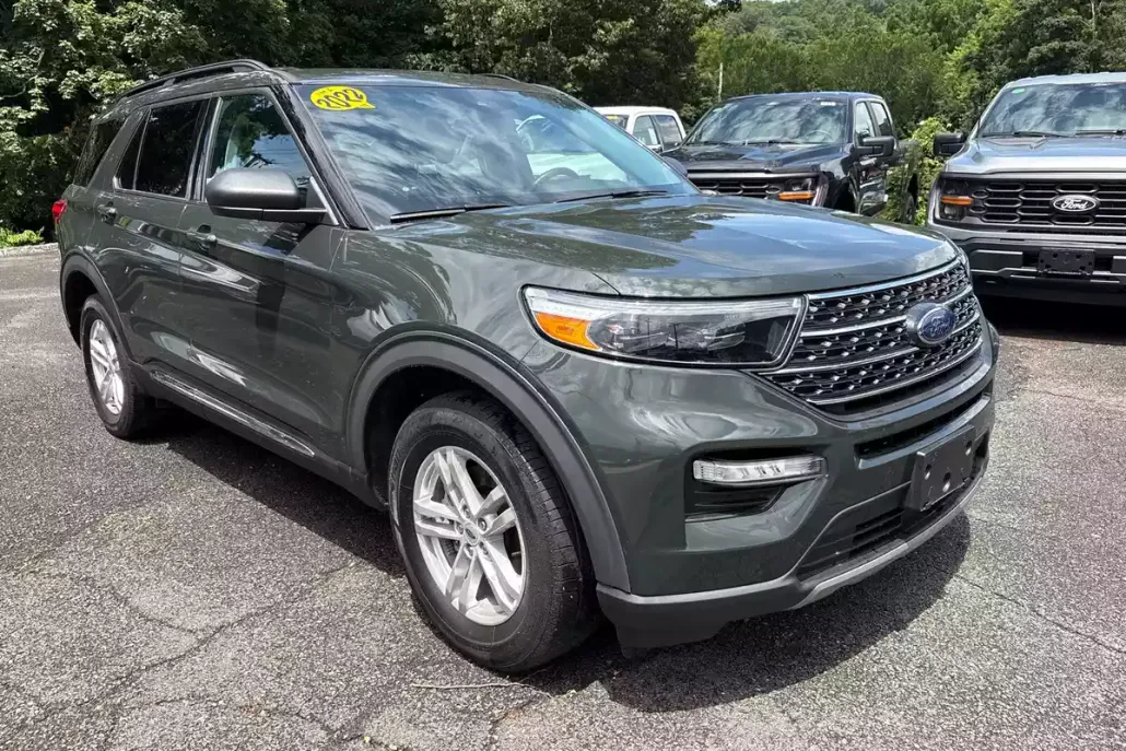 2022 Ford Explorer XLT photo 1