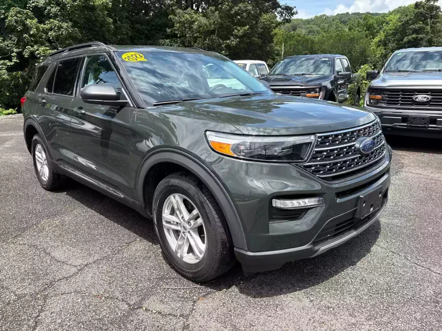 2022 Ford Explorer XLT photo 1
