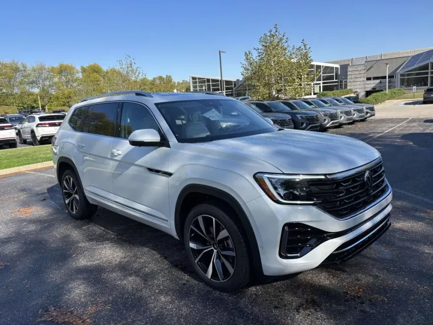 2026 Volkswagen Atlas SEL Premium R-Line photo 1