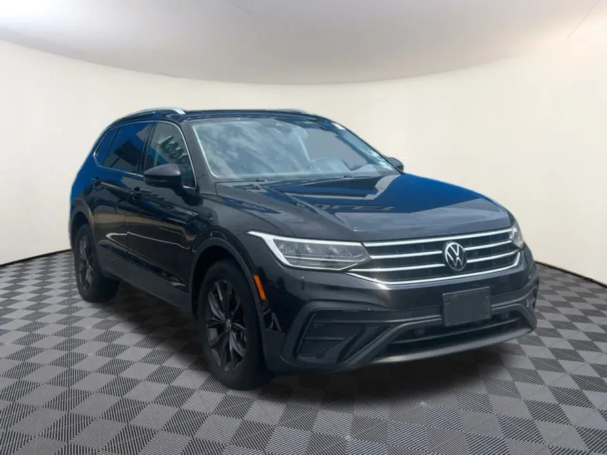 2022 Volkswagen Tiguan SE photo 1