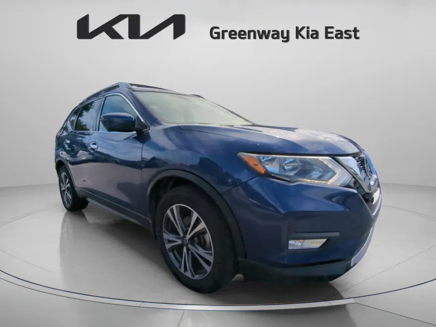 2019 Nissan Rogue SV photo 1