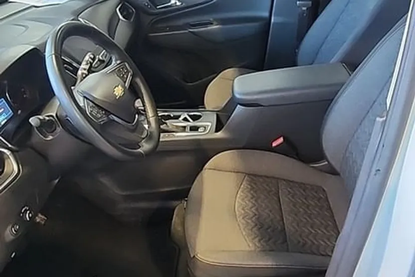 2024 Chevrolet Equinox LT photo 1