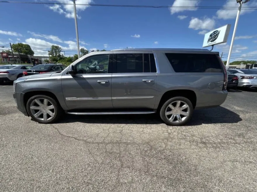 2020 Cadillac Escalade ESV Luxury photo 1