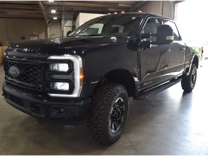 2025 Ford F-350 Lariat photo 1