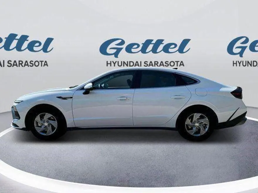 2025 Hyundai Sonata SE photo 1