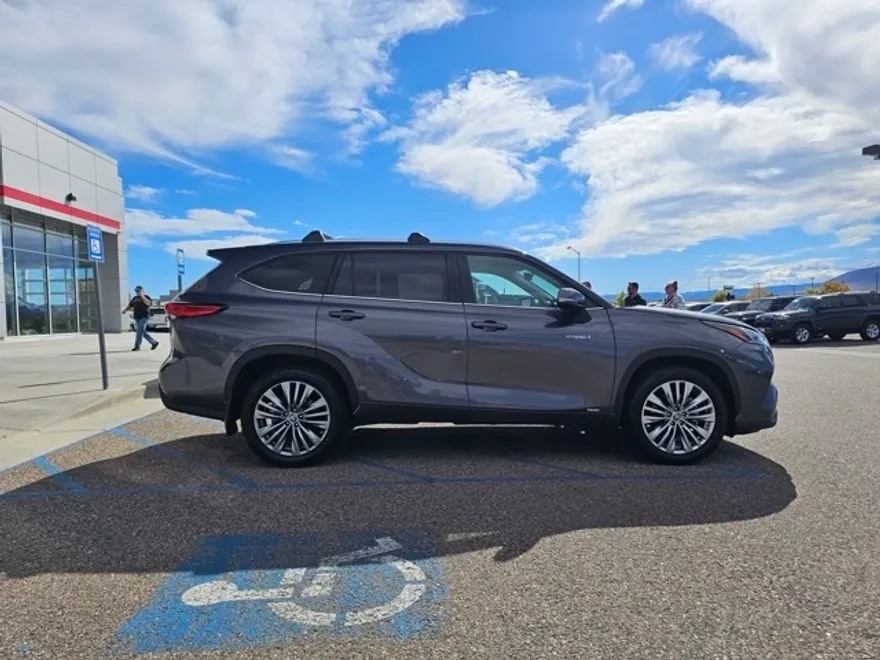 2021 Toyota Highlander Hybrid Platinum photo 1