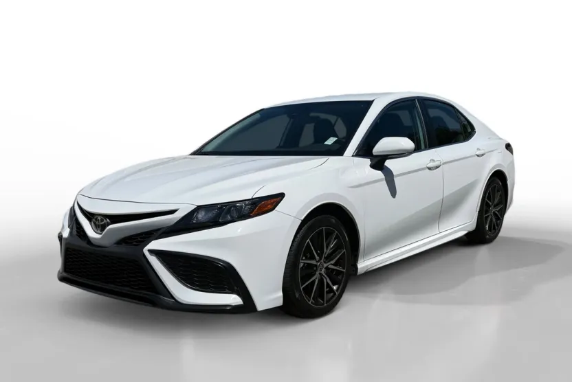 2022 Toyota Camry SE photo 1