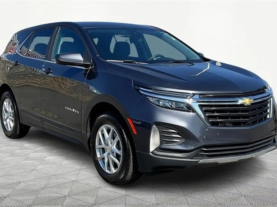 2023 Chevrolet Equinox LT photo 1