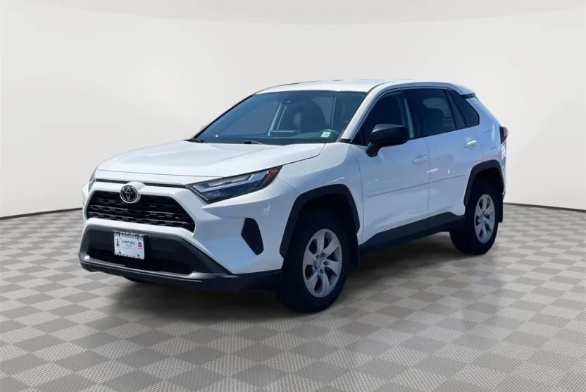 2023 Toyota RAV4 LE photo 1