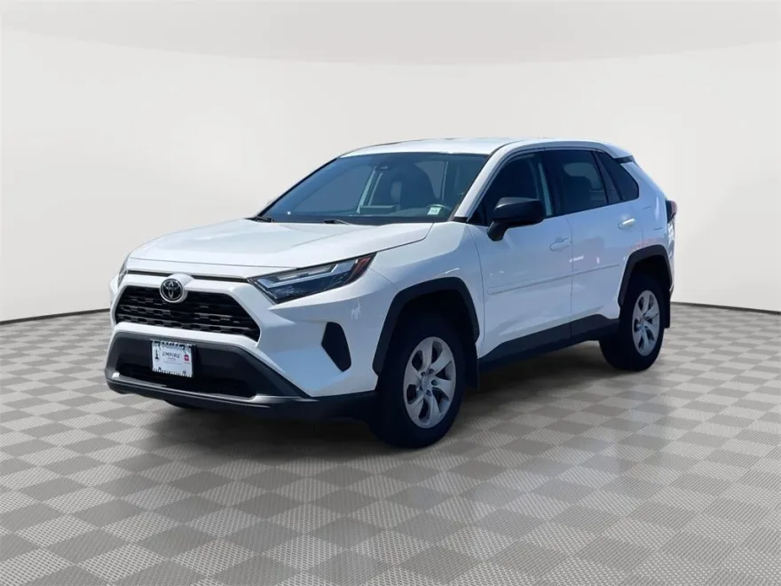 2023 Toyota RAV4 LE photo 1