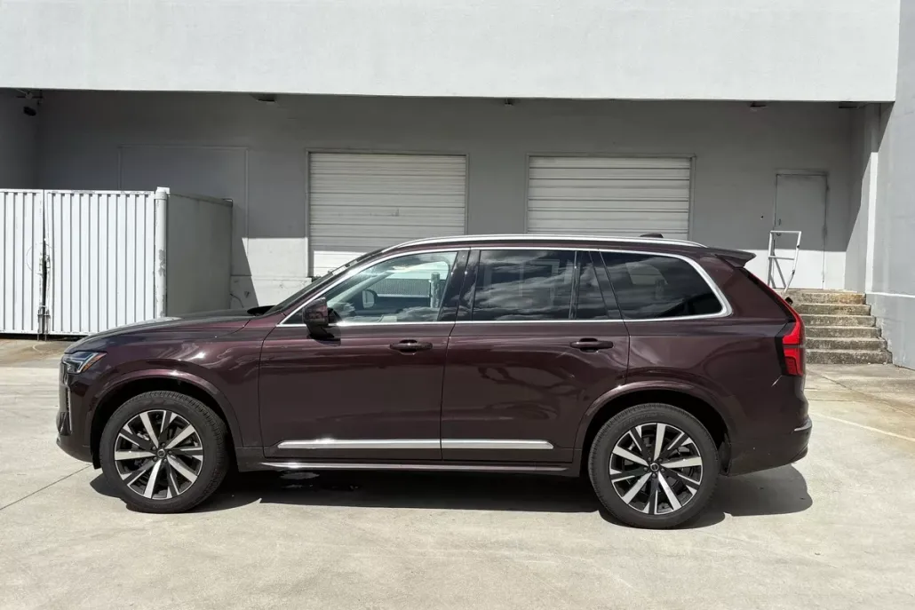 2025 Volvo XC90 Core photo 1