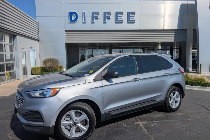 2024 Ford Edge SE photo 1