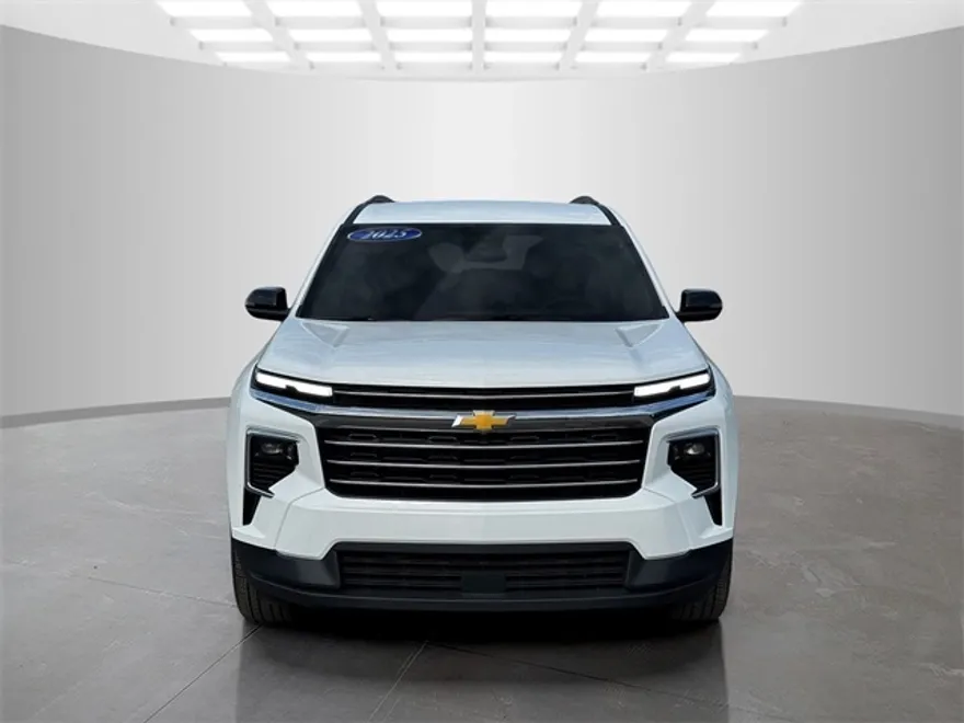 2025 Chevrolet Traverse photo 1