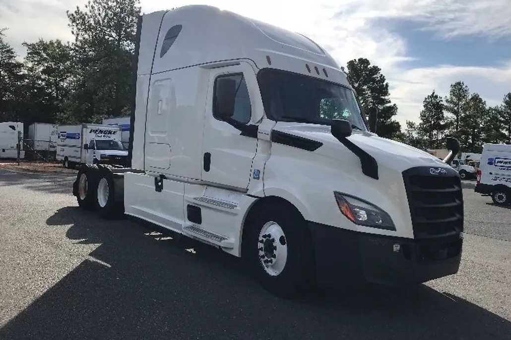 2022 Freightliner Cascadia 126" Sleeper Cab photo 1