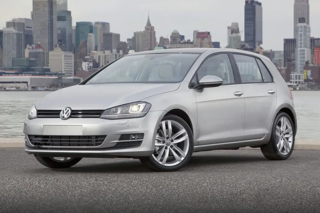 2016 Volkswagen Golf TSI S photo 1