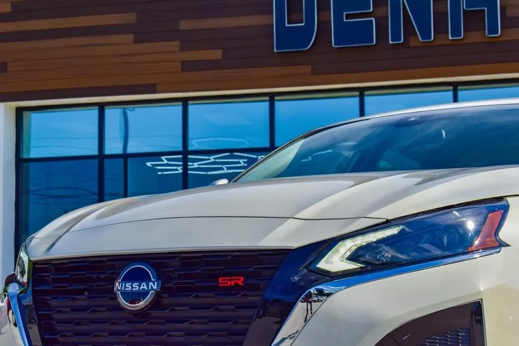 2023 Nissan Altima 2.5 SL photo 1