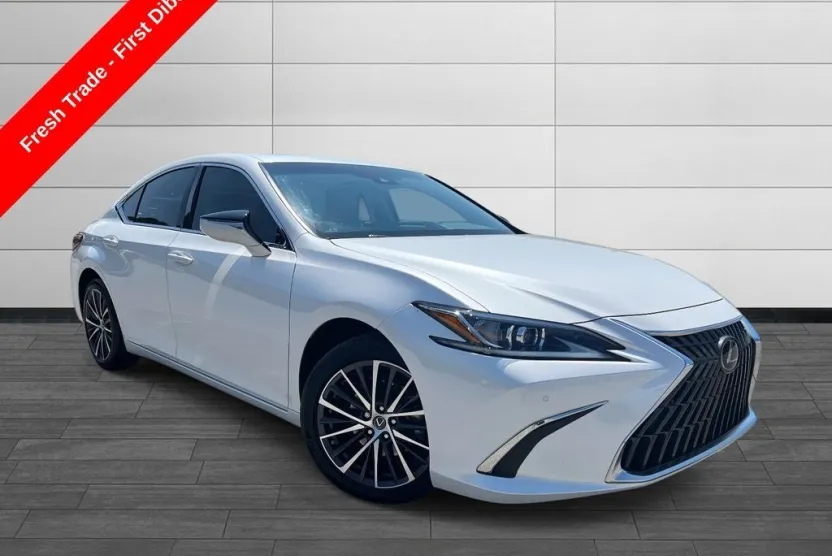 2023 Lexus ES 300h photo 1