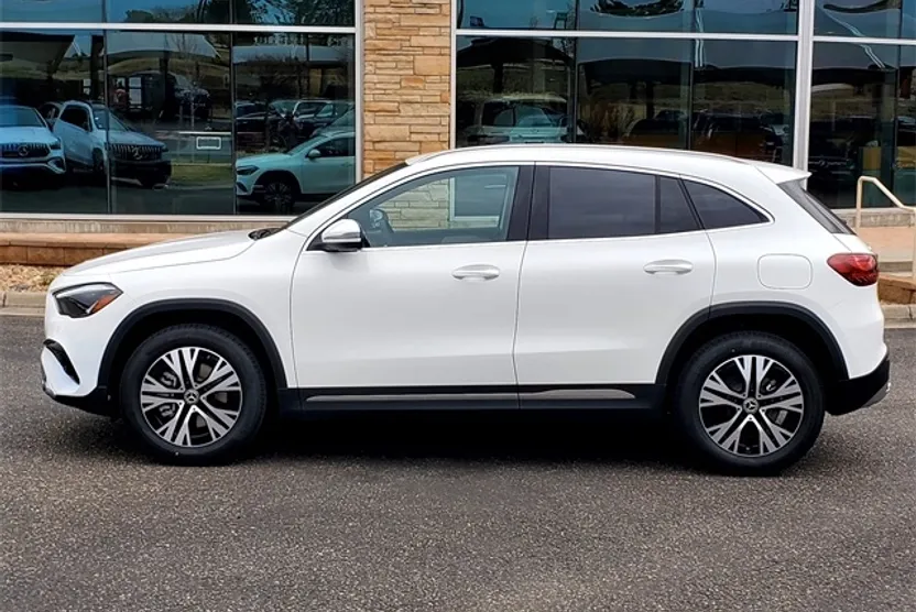 2025 Mercedes Benz GLA 250 4MATIC photo 1