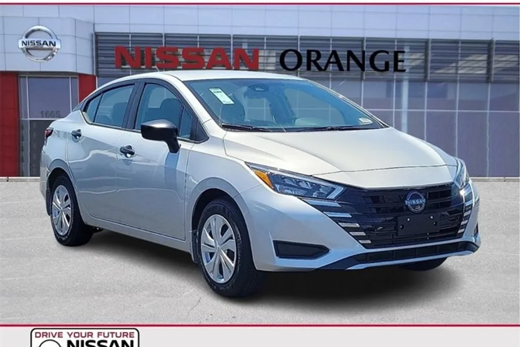 2025 Nissan Versa S photo 1