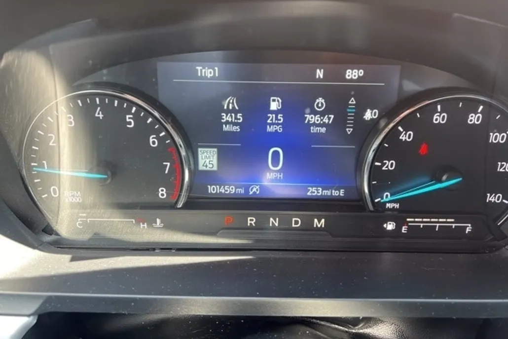 2020 Ford Explorer XLT photo 1