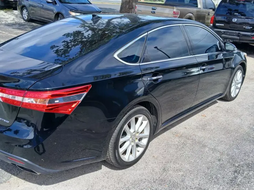 2014 Toyota Avalon Limited photo 1