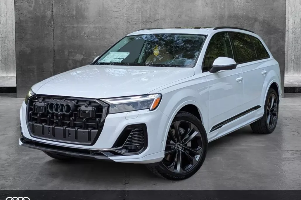 2025 Audi Q7 55 Premium Plus photo 1