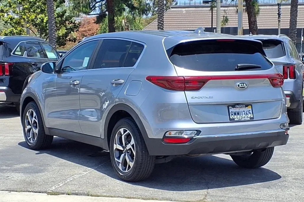 2020 Kia Sportage LX photo 1