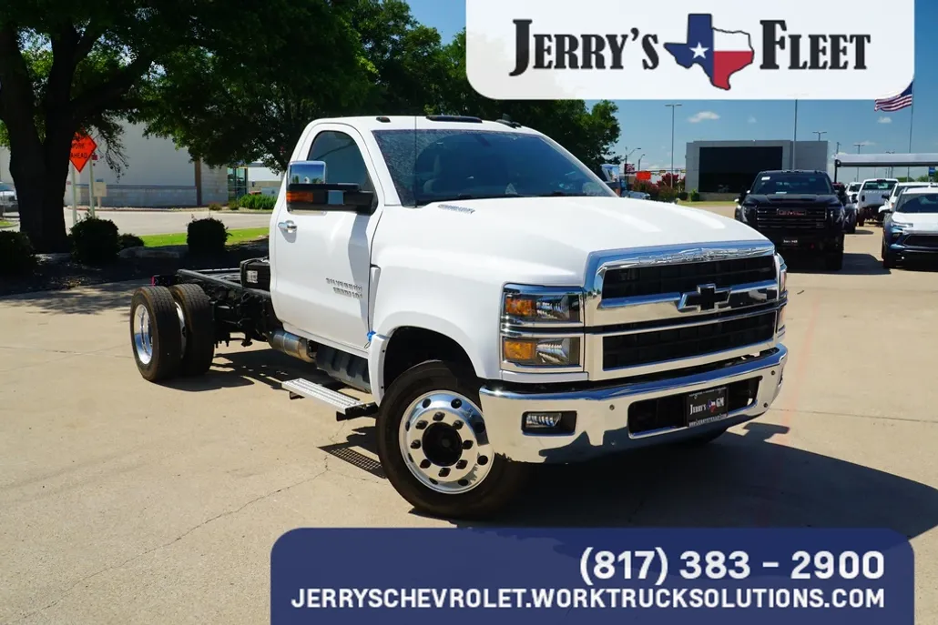 2024 Chevrolet Silverado 5500HD LT photo 1