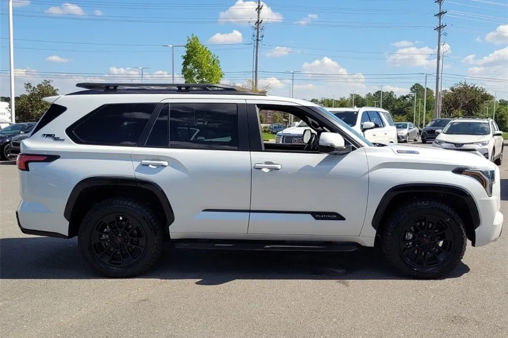 2024 Toyota Sequoia Platinum photo 1