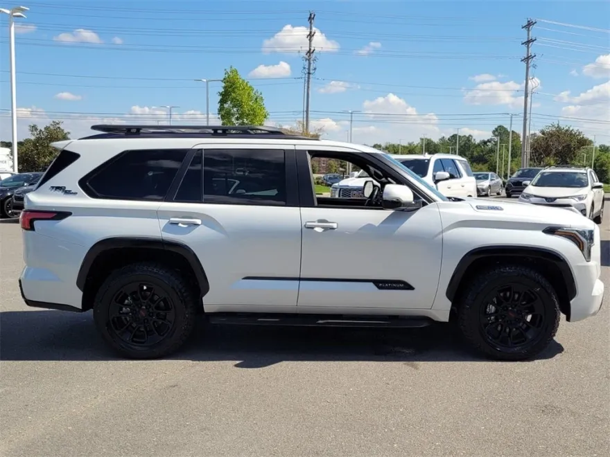 2024 Toyota Sequoia Platinum photo 1