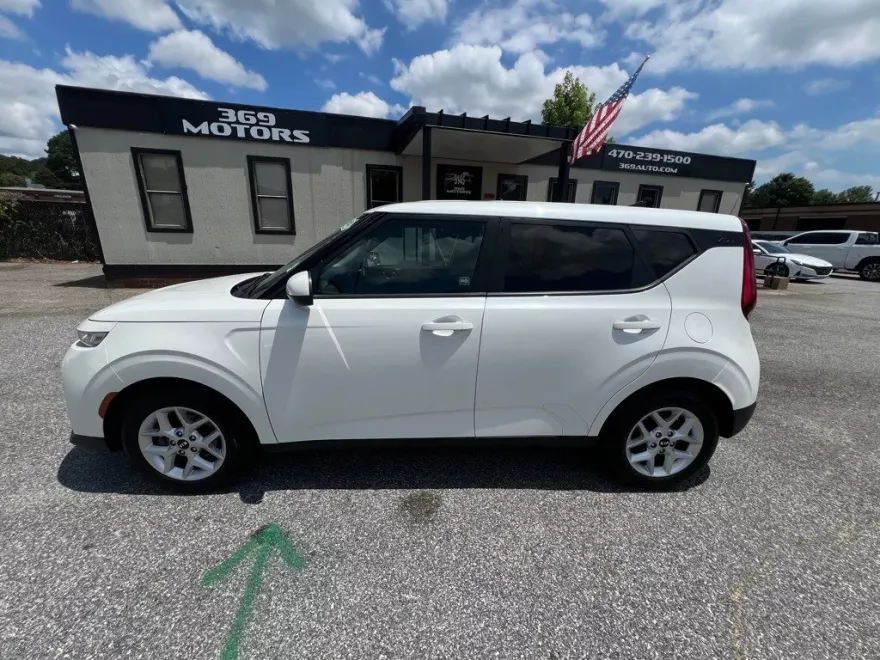 2021 Kia Soul S photo 1